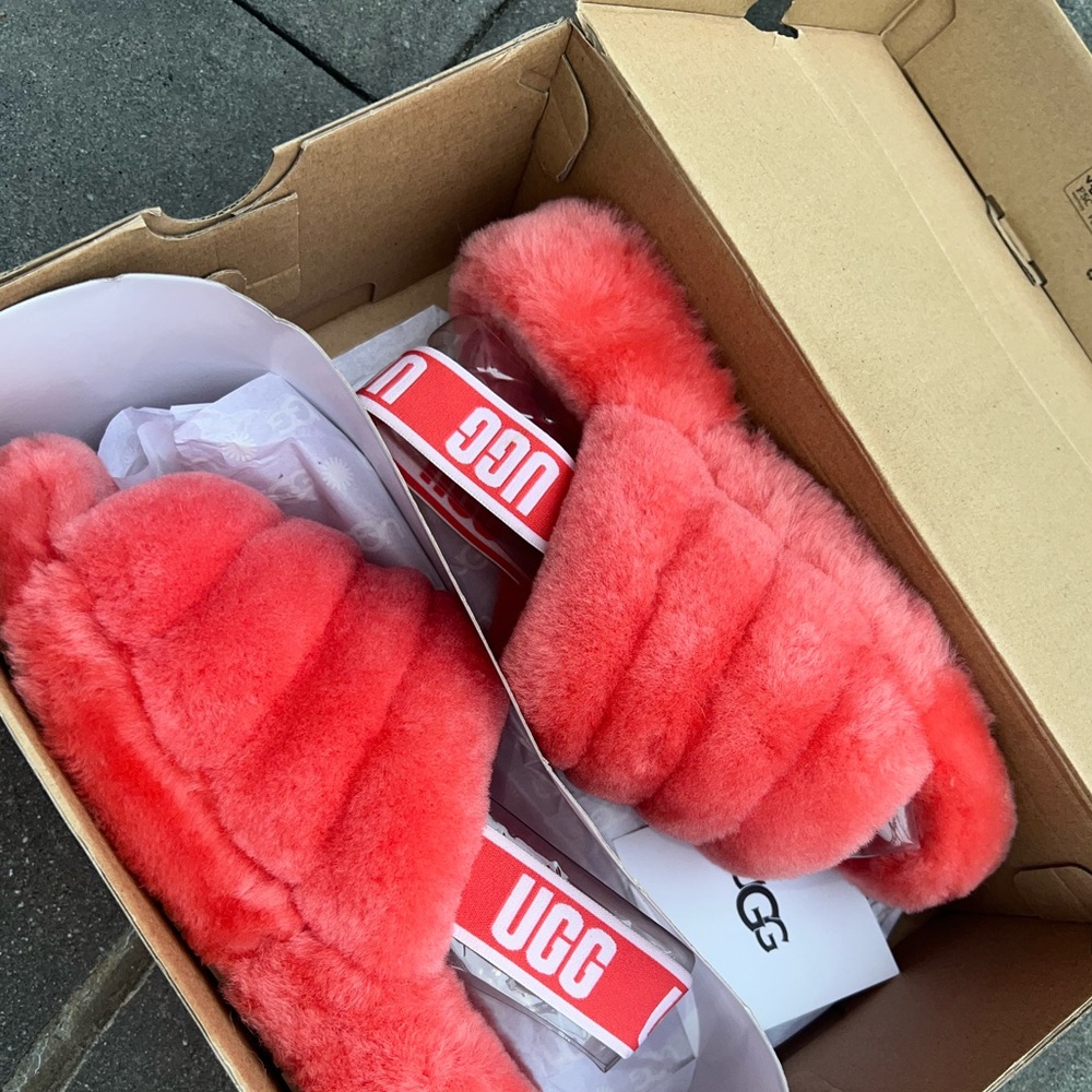 Ugg Slides - Picture 2 of 3